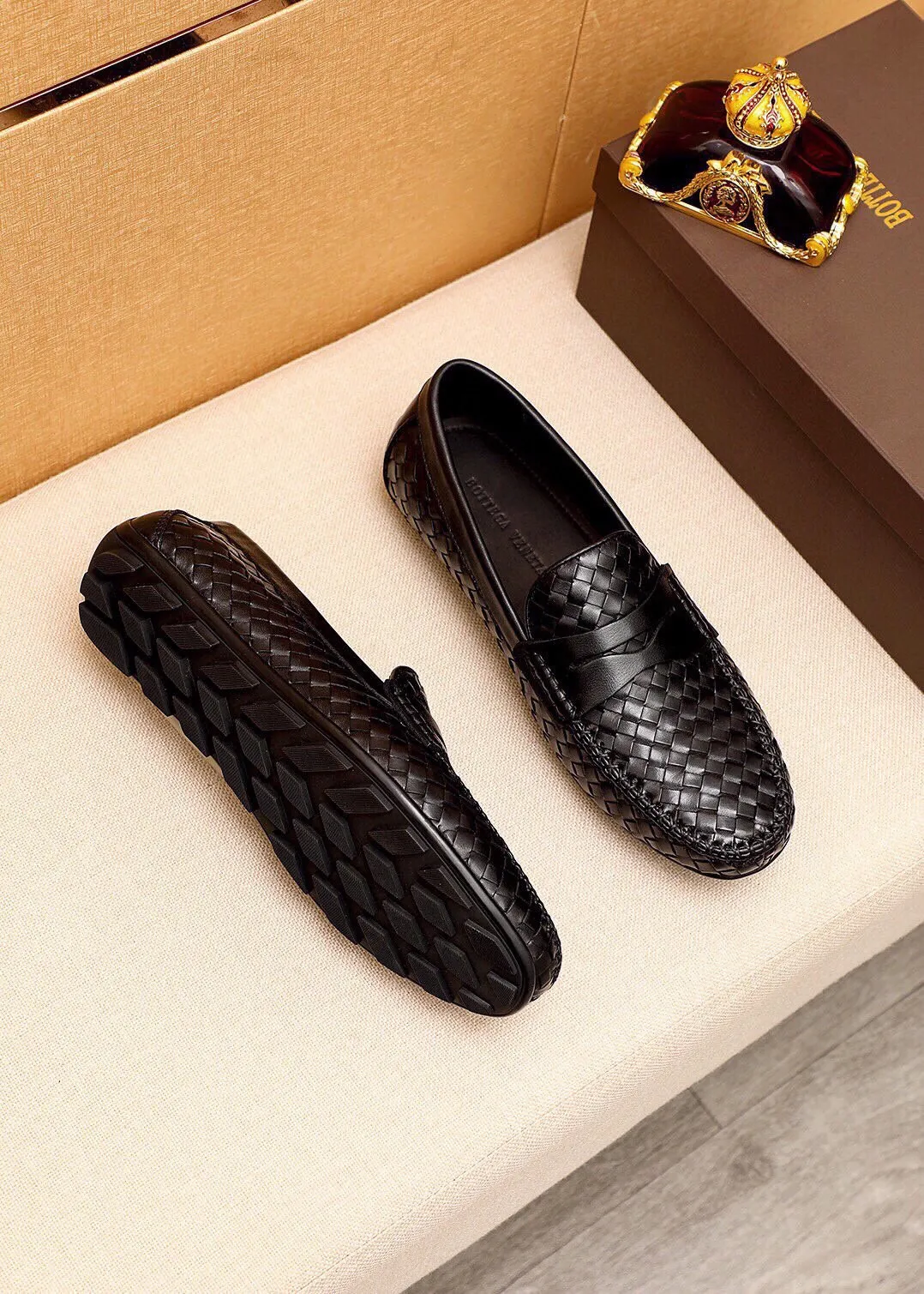 Men's shoes 💰: 500 💐BV men's slip-on shoes® [BOTTEGA VENETA] official website counter new model, one-to-one mold opening ⚠Italian calfskin ➕Hand-woven ➕Cow leather lining. Driving slip-ons, available at counters, sizes 38～44 (45🉑️customized)